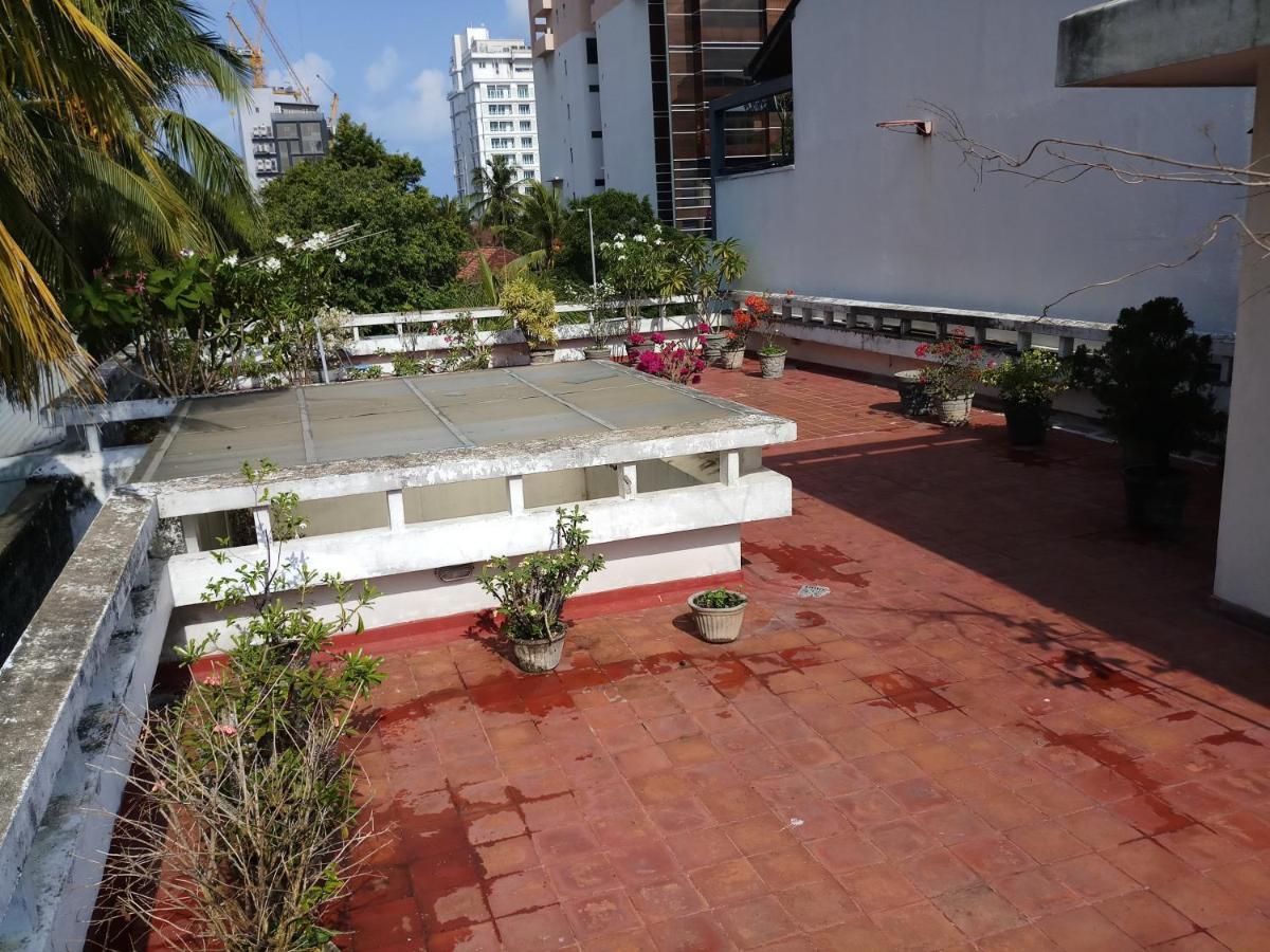 Elegance Oasis, Colombo 3 Hotell Exteriör bild