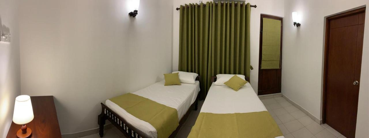 Elegance Oasis, Colombo 3 Hotell Exteriör bild
